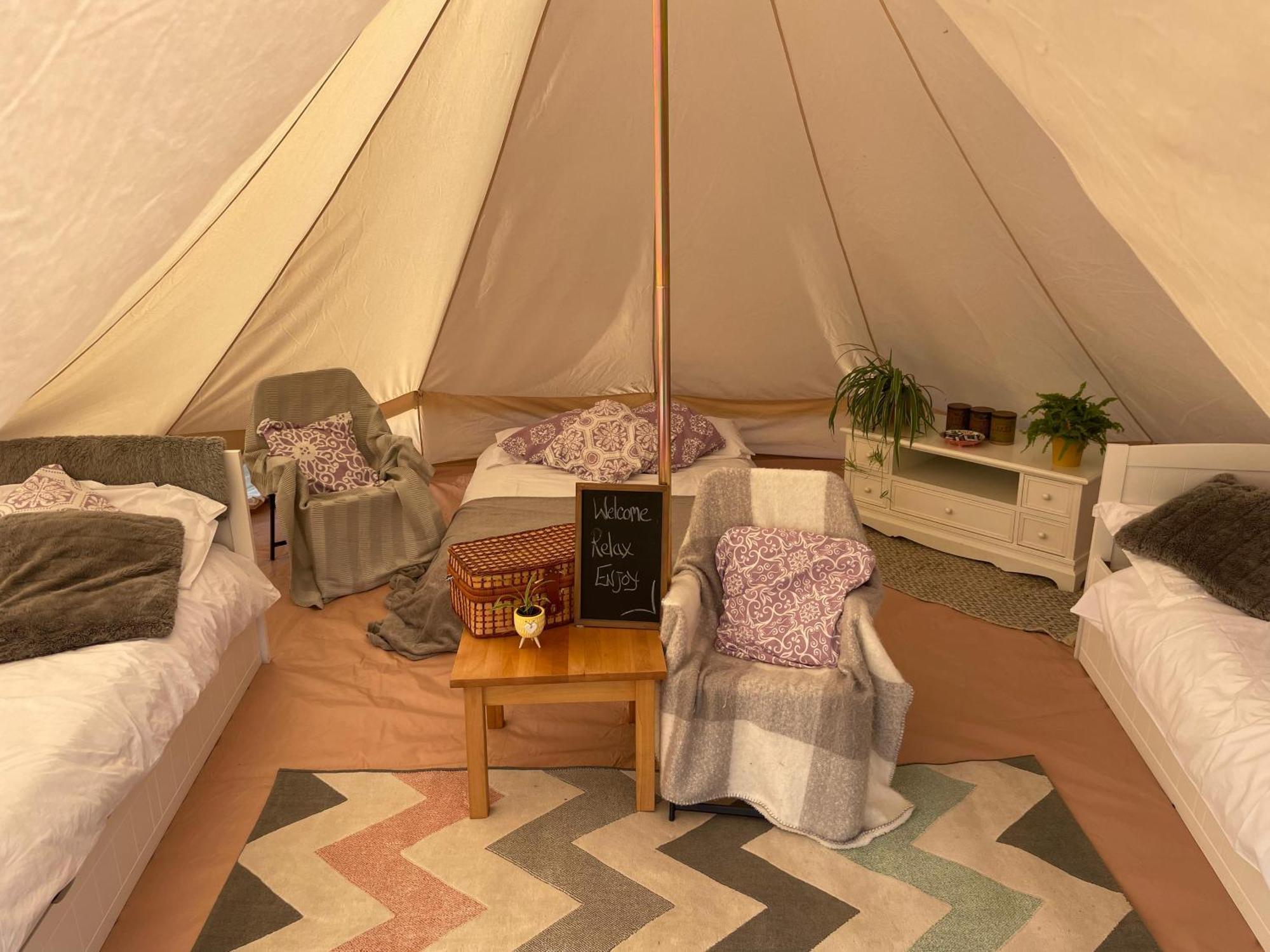 Trevena Cross Glamping & Camping Хелстън Екстериор снимка
