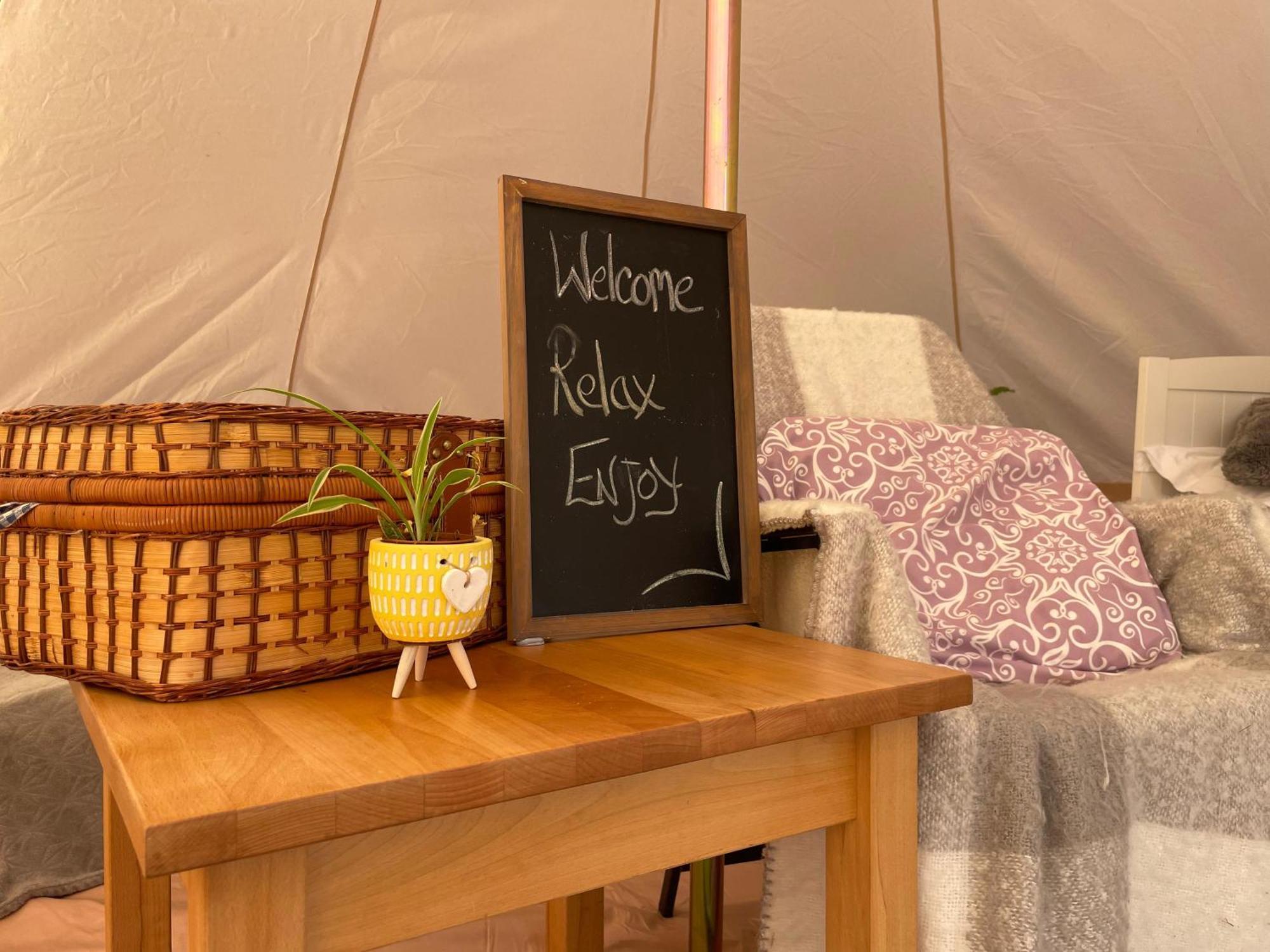Trevena Cross Glamping & Camping Хелстън Екстериор снимка