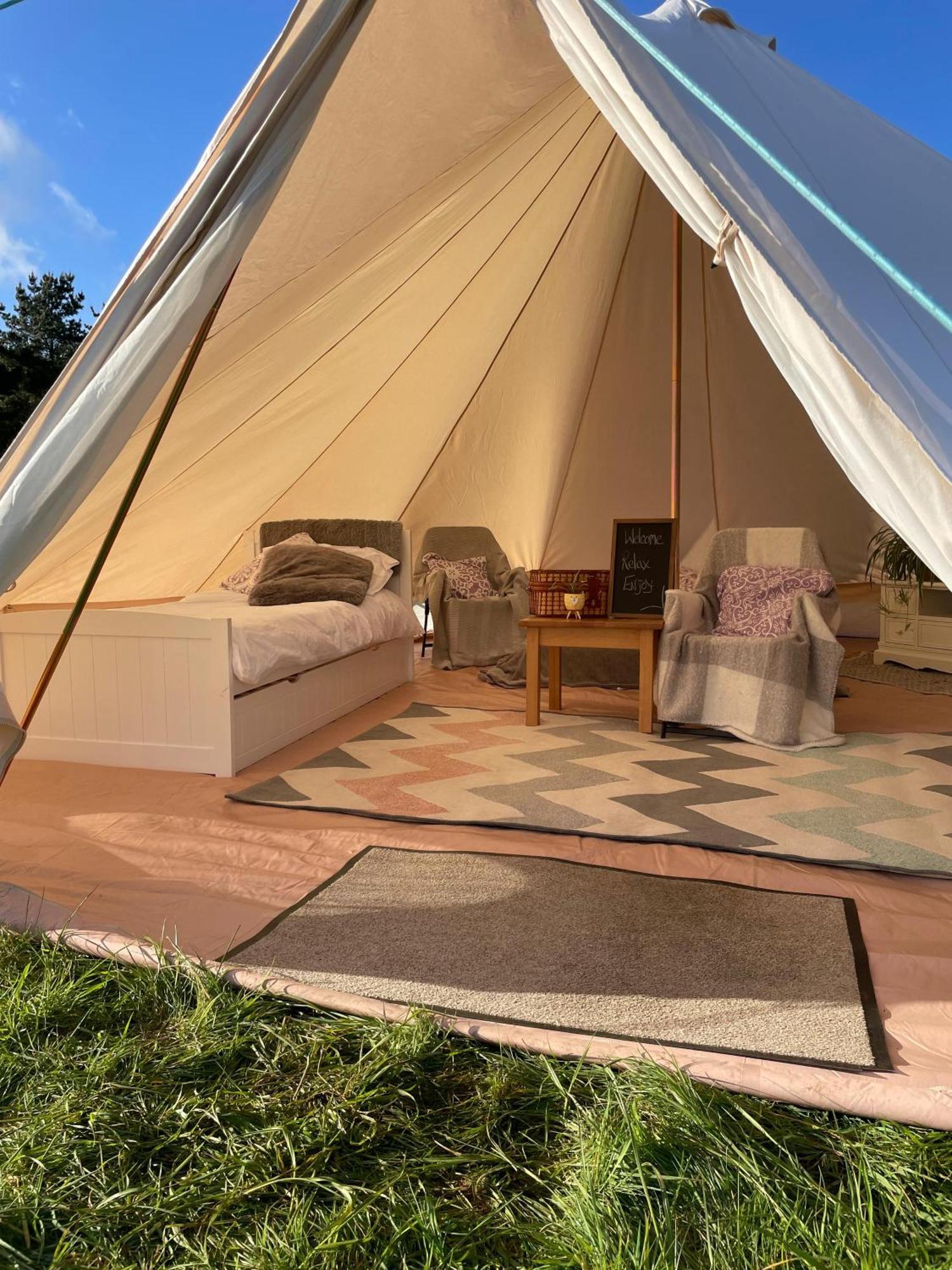 Trevena Cross Glamping & Camping Хелстън Екстериор снимка