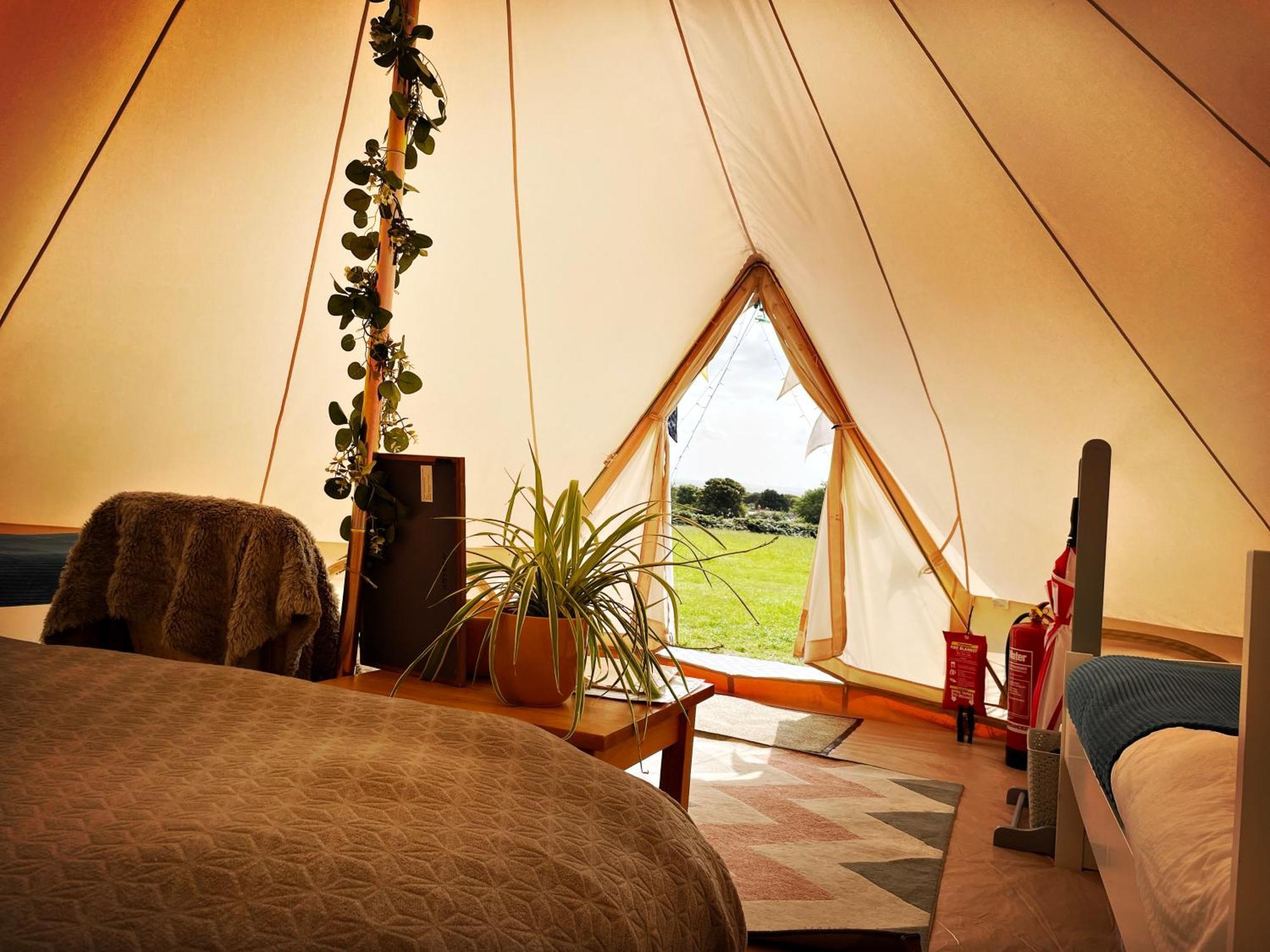 Trevena Cross Glamping & Camping Хелстън Екстериор снимка