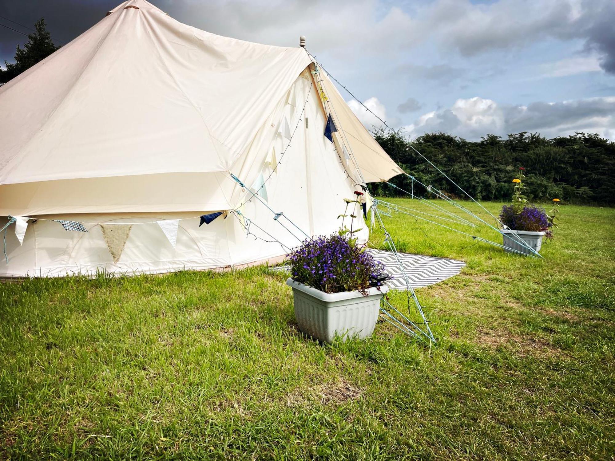 Trevena Cross Glamping & Camping Хелстън Екстериор снимка