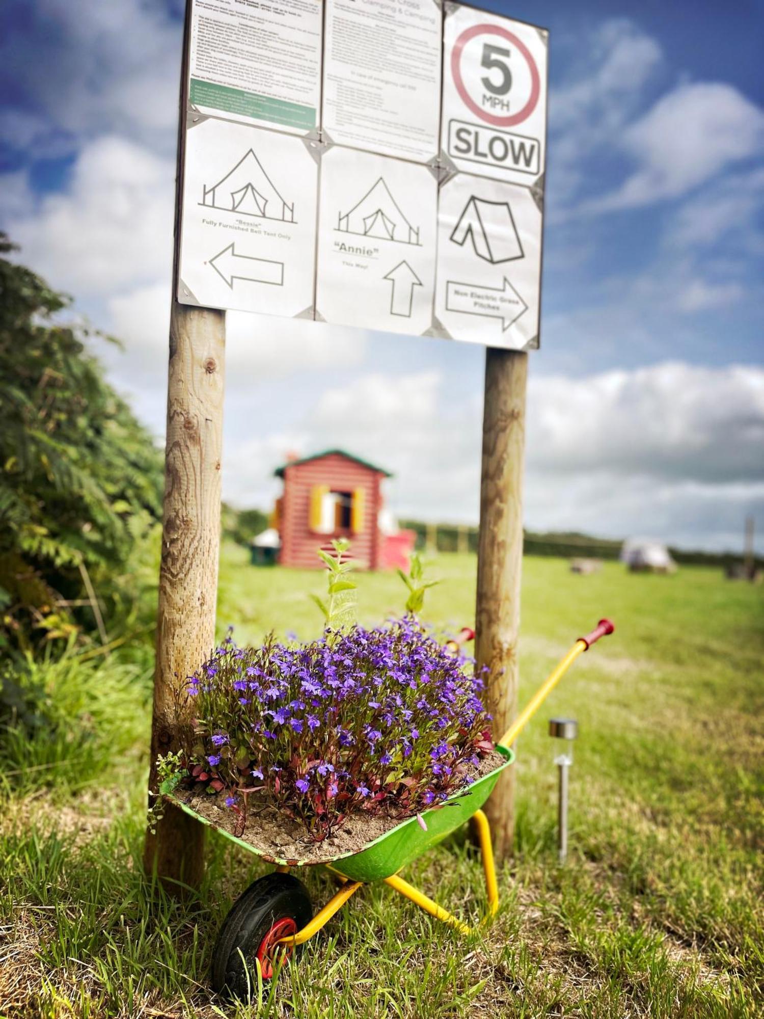 Trevena Cross Glamping & Camping Хелстън Екстериор снимка