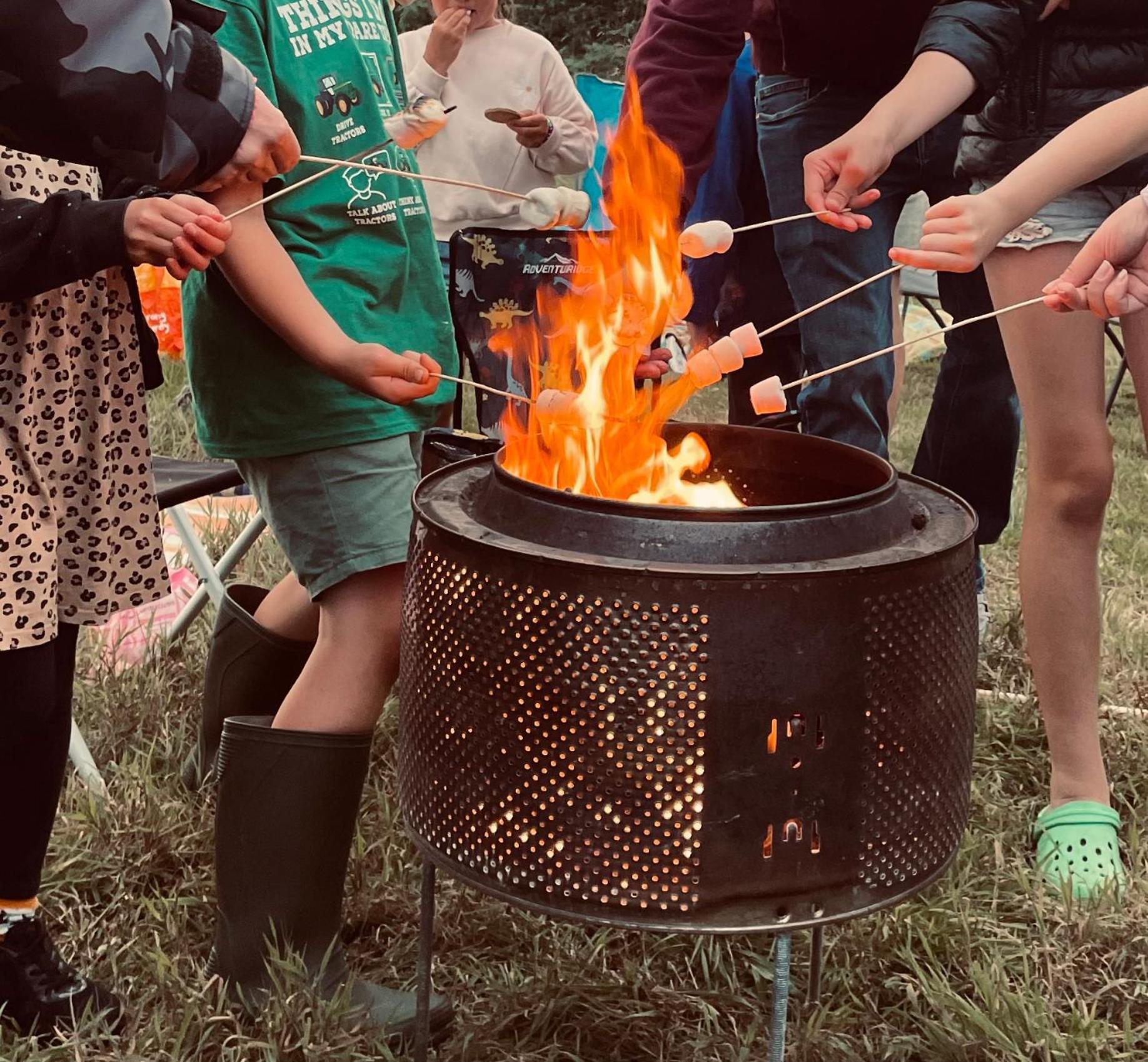 Trevena Cross Glamping & Camping Хелстън Екстериор снимка